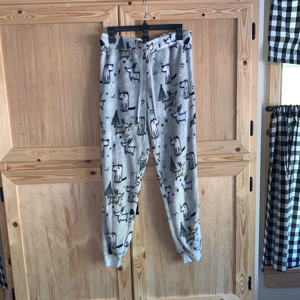 Secret Treasures gray “Dog” fleece night sleep pants size S 4/6